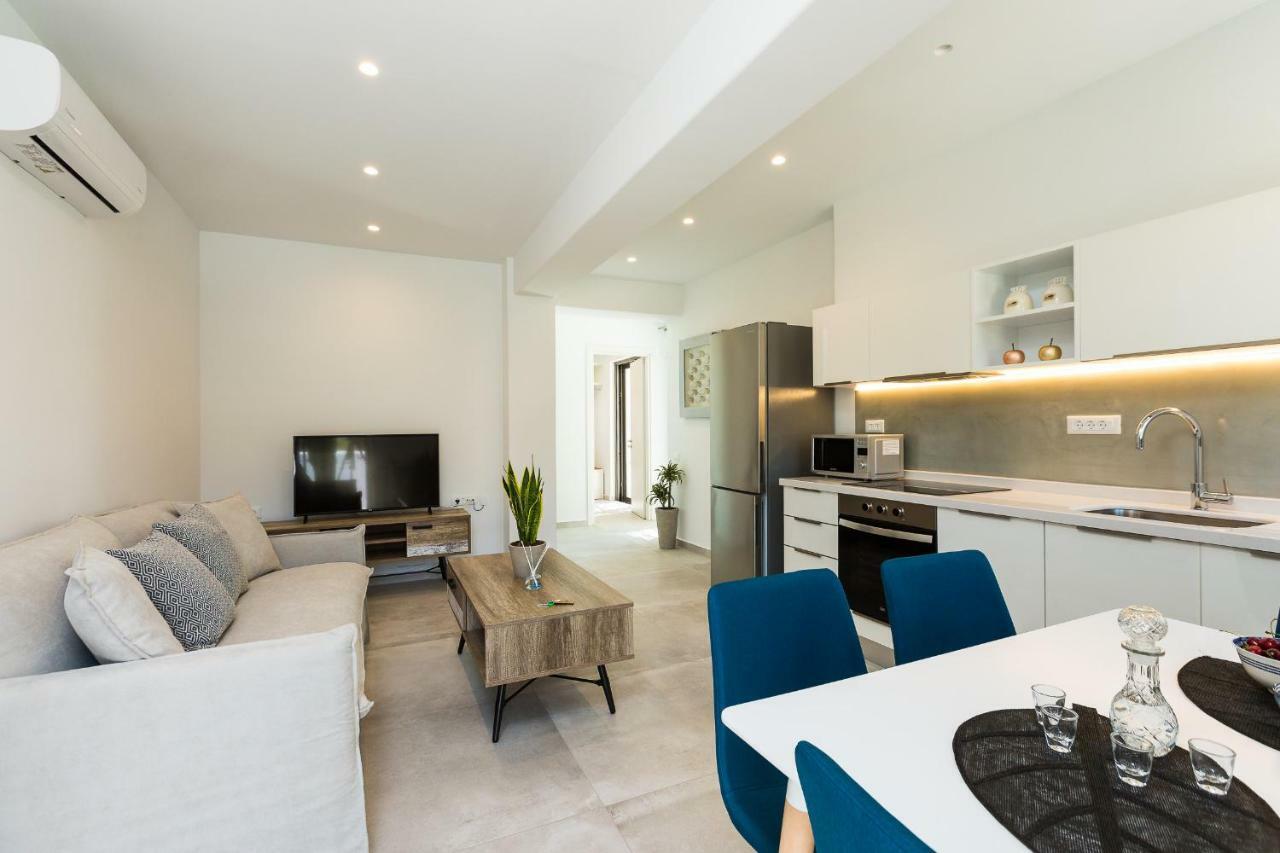 Naiades Apartment- Minthi/ 1 Bedroom, Beachfront Πλακιάς Εξωτερικό φωτογραφία